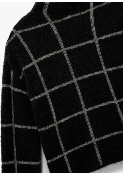 Uzun Kollu Dik Yaka Kareli Triko Peluş Kazak modelleri