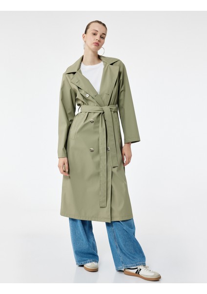 Düğmeli Kemer Detaylı Kruvaze Yaka Çıkarılabilir Kapüşonlu Uzun Trençkot