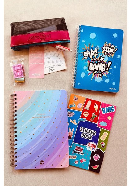 Akademik Ajanda + 240 Syf A5 Kareli Defter + 2100 Sticker + 10 Metal Klips + Kalem Kutu + Kalem + Kitap Ayracı + Takvim