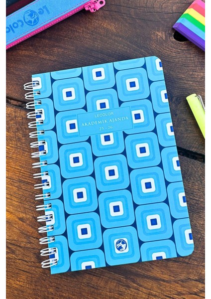 Akademik Ajanda + 240 Syf A5 Kareli Defter + 2100 Sticker + 10 Metal Klips + Kalem Kutu + Kalem + Kitap Ayracı + Takvim fiyatları