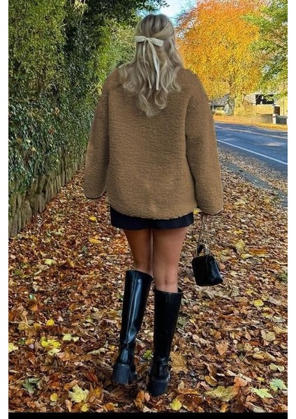 Sütlü Kahve Düğmeli Peluş Kadın Mont MG2531 fiyatları