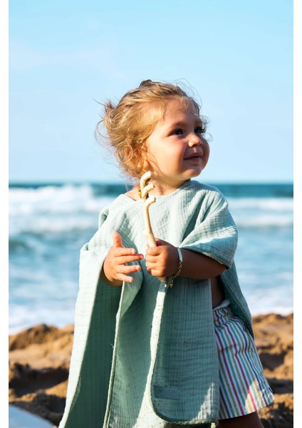 4 Katlı Müslin Bebek Pançosu – Banyo ve Plaj Kullanımı