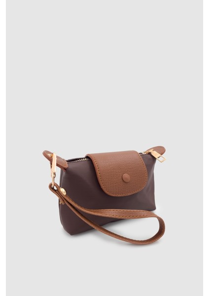 Yulie Metal Aksesuar Detaylı Fermuar ve Mıknatıs Kapamalı Paraşüt Kumaş Kadın El Cüzdanı Acı Kahve modelleri