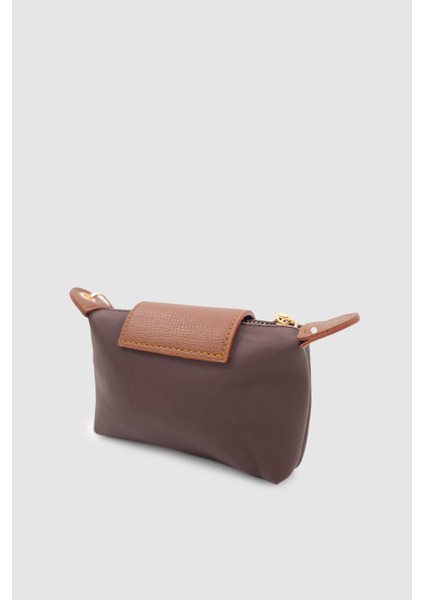 Yulie Metal Aksesuar Detaylı Fermuar ve Mıknatıs Kapamalı Paraşüt Kumaş Kadın El Cüzdanı Acı Kahve indirimleri