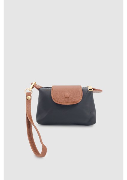 Yulie Metal Aksesuar Detaylı Fermuar ve Mıknatıs Kapamalı Paraşüt Kumaş Kadın El Cüzdanı Siyah