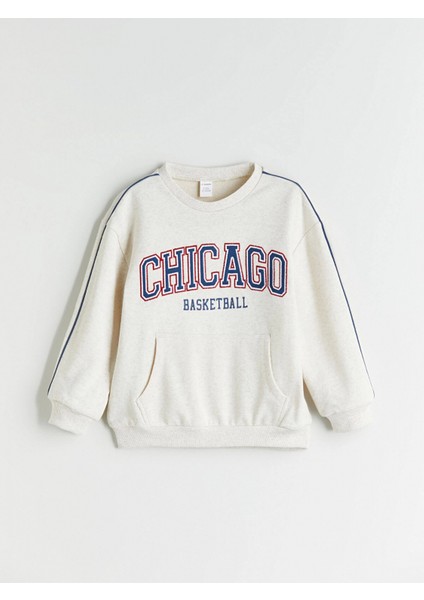 Lcw Kids Ekru Chicago Nakışlı Erkek Çocuk Sweatshirt modelleri