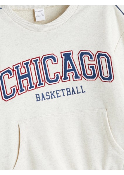 Lcw Kids Ekru Chicago Nakışlı Erkek Çocuk Sweatshirt fırsatları