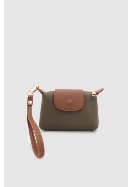 Yulie Metal Aksesuar Detaylı Fermuar ve Mıknatıs Kapamalı Paraşüt Kumaş Kadın El Cüzdanı Haki