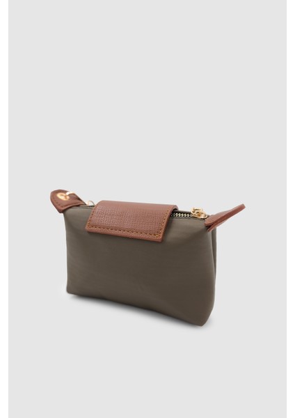 Yulie Metal Aksesuar Detaylı Fermuar ve Mıknatıs Kapamalı Paraşüt Kumaş Kadın El Cüzdanı Haki indirimleri