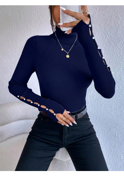 Kolu Inci Işlemeli Kolye Detaylı Balıkçı Yaka Triko Kazak