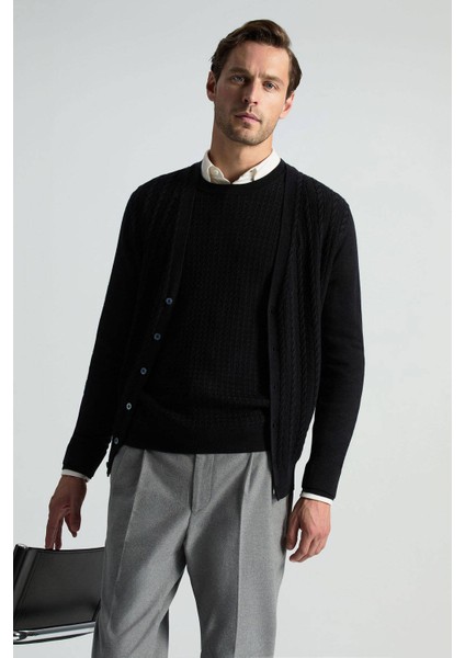 Merino Yün Ipek Karışım Örgü Desenli Siyah Düğmeli Hırka modelleri