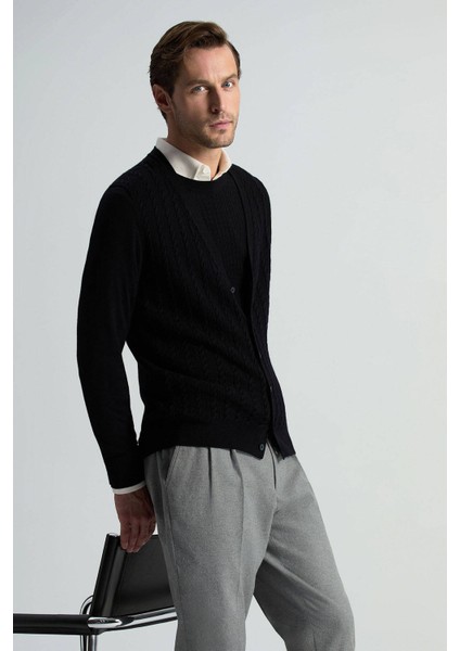 Merino Yün Ipek Karışım Örgü Desenli Siyah Düğmeli Hırka fırsatları