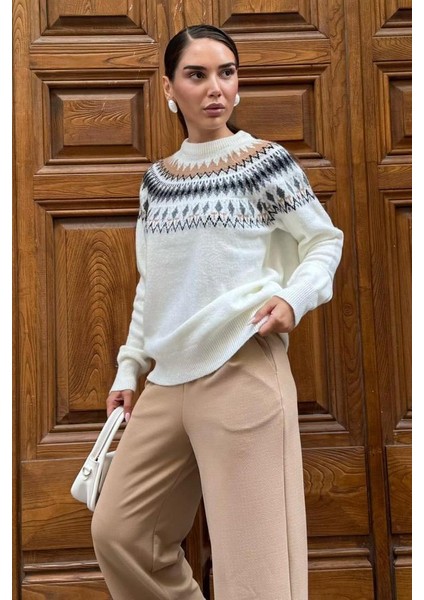 Kemik Rengi Bisiklet Yaka Desenli Kadın Triko Kazak MG2502