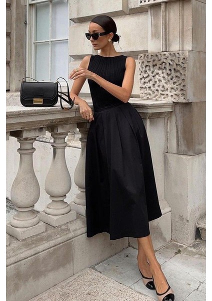 Siyah Pileli Cepli Kadın Midi Boy Etek MG2536