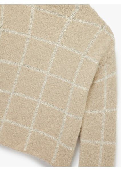 Uzun Kollu Dik Yaka Kareli Triko Peluş Kazak modelleri