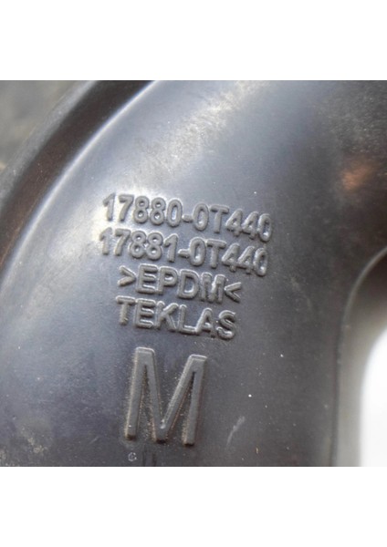 Toyota C-Hr X1 1.8 Hybrid ZYX10, ZYX11 2016-2023 Uyumlu Hava Filtre Hortumu 17880-0T440