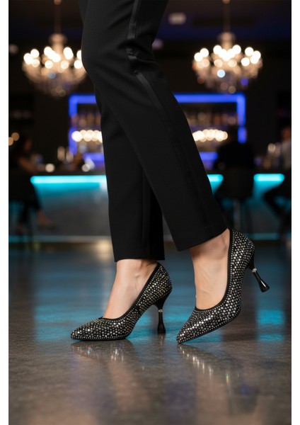 Siyah Taş Işlemeli Ince Topuklu Kadın Abiye Ayakkabı PC-55020 Z modelleri