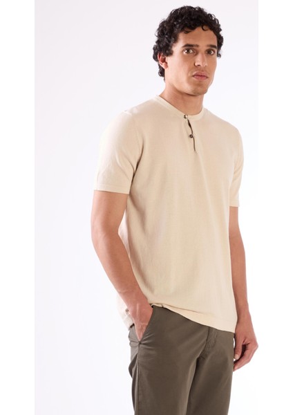Bej Erkek Slim Fit Düz Düğmeli O Yaka Triko