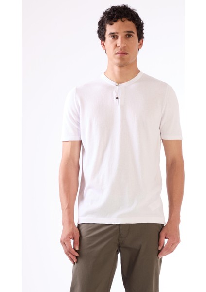 Beyaz Erkek Slim Fit Düz Düğmeli O Yaka Triko fırsatları