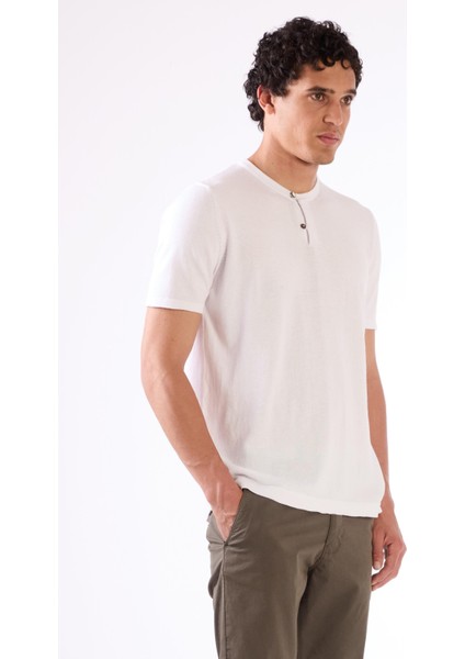 Beyaz Erkek Slim Fit Düz Düğmeli O Yaka Triko