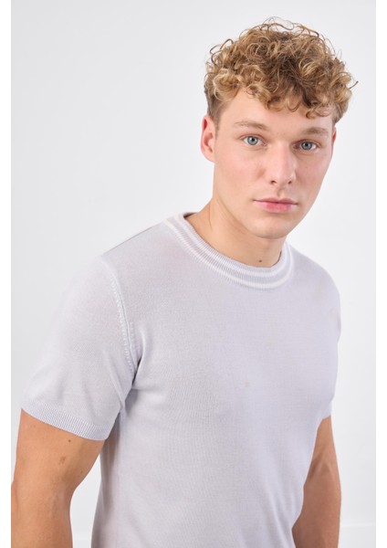 Açık Gri O Yaka Düz Renk Kısa Kollu Slim Fit Triko T-Shirt