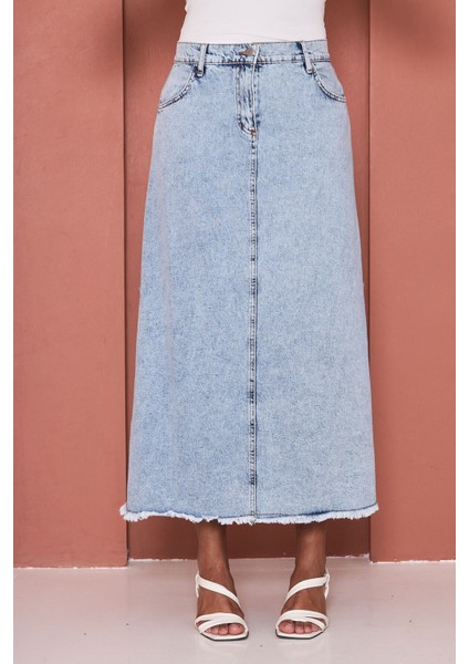 Püsküllü ve Düğme Detaylı Kot Etek