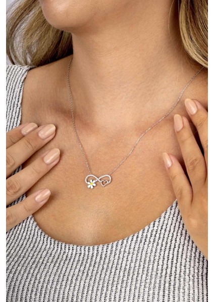 Beyaz Altın Kaplama Sonsuzluk Kalp Papatya Üçlüsü Kadın Gümüş Kolye