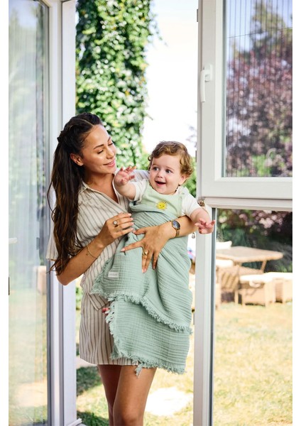 4 Katlı Yumuşak ve Hafif Müslin Bebek Battaniyesi modelleri