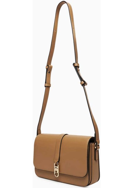 Libre Kadın Kapaklı Çapraz Askılı Çanta indirimleri