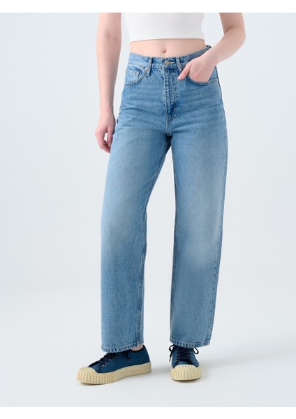 Straight Regular Fit Mavi Kadın Jean Pantolon LF2039819
