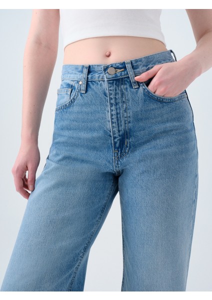 Straight Regular Fit Mavi Kadın Jean Pantolon LF2039819
