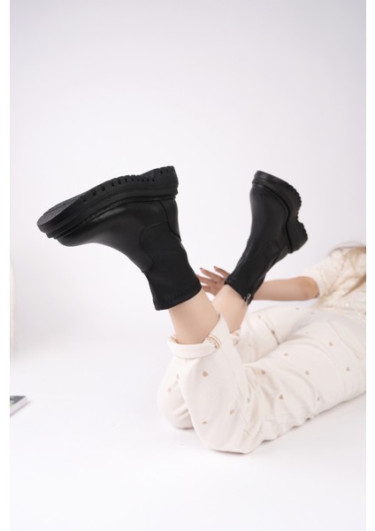 Pita Kalın Taban Fermuarlı Kadın Bot