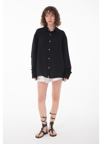 R-6048 Ayaklı Yaka Arka Roba Detaylı Uzun Kol Müslin Gömlek