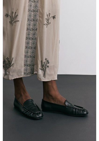 Loafer 2510 - Büzgülü Detaylı Siyah Kadın Loafer