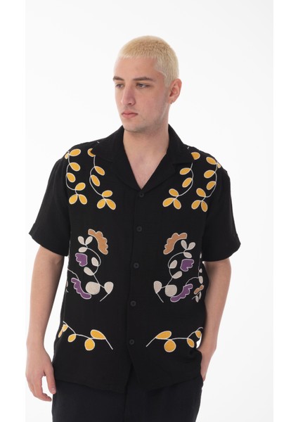 R-6057 Apaç Yaka Kısa Kol Nakışlı Müslin Gömlek modelleri