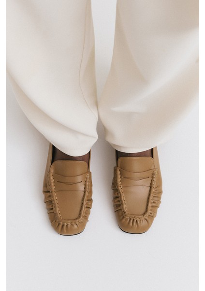 Loafer 2510 - Büzgülü Detaylı Karamel Kadın Loafer