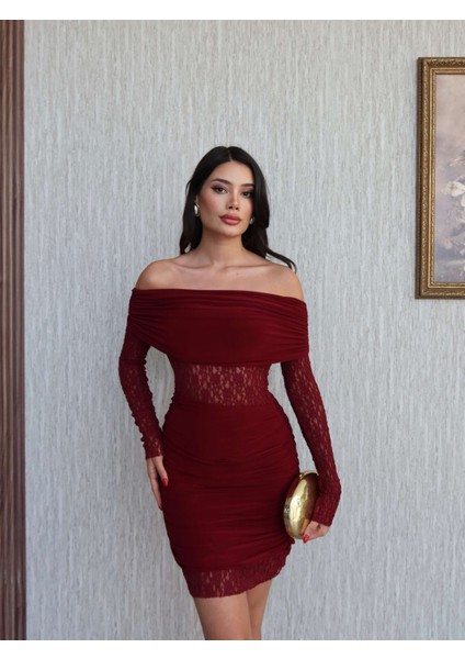 Açık Omuz Büzgülü Kısa Elbise fırsatları