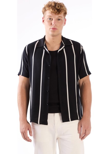 Siyah Erkek Regular Fit Çizgili Düğmeli Yaka Kısa Kol Gömlek - 94940