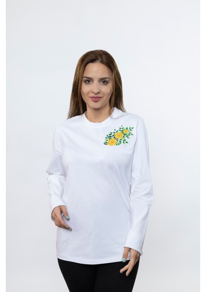 Kadın Beyaz Uzun Kollu Çiçek Baskılı Tshırt
