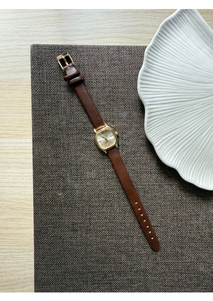 Retro Minimal Deri Kordon Vintage Kadın Kol Saati