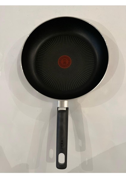 Titanyum Difüzyon Tabanlı 26 cm Tava fiyatları