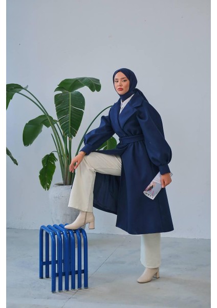 Balon Kol Kemer Detaylı Astarlı Kadın Kaşe Kaban