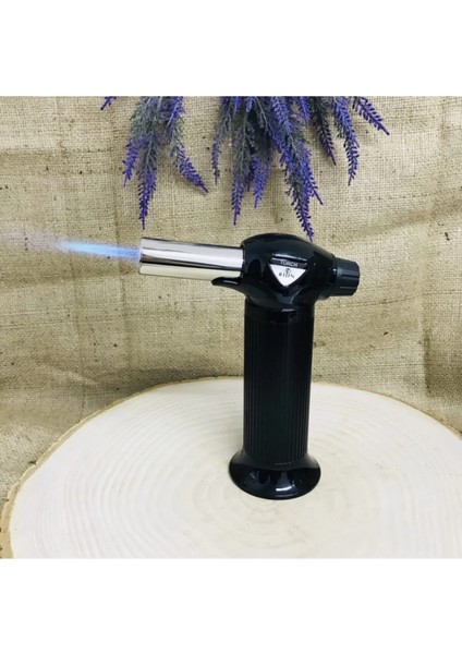 Kırmızı Kalp Şeklini Alabilen Gazlı Çakmak