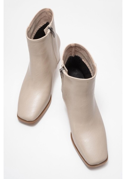 Kadın Sade Küt Burunlu Topuklu Bot Ten Cilt indirimleri