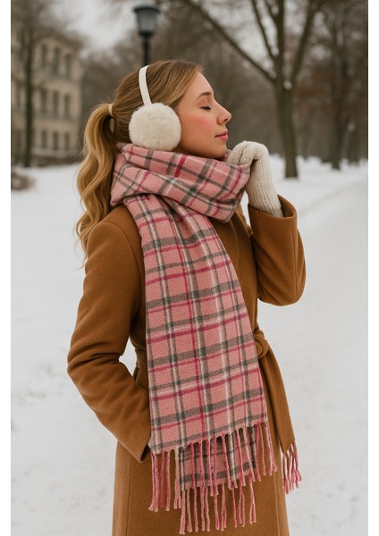 Kadın Pembe Ekose Desenli Püsküllü Kışlık Akrilik Şal Atkı