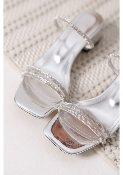 Emma Kadın Kalın Topuklu Gümüş Terlik modelleri