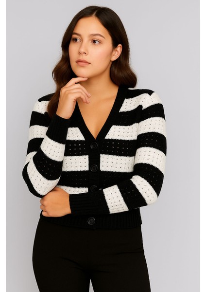 Kadın Önü Düğmeli ve Çift Renkli Triko Hırka indirimleri