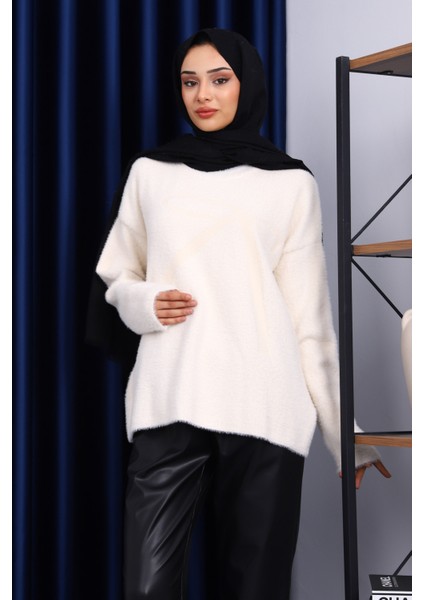 Krem Bisiklet Yaka Desenli Angora Yumoş Triko Kazak