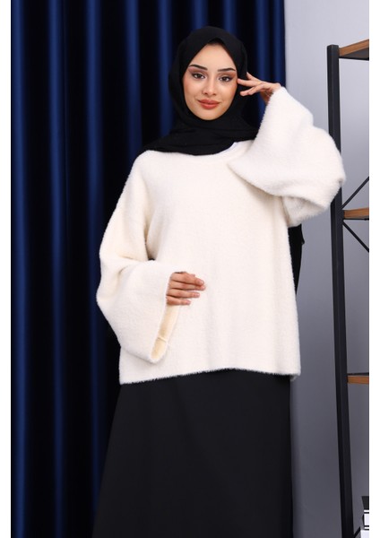 Krem Bisiklet Yaka Oversize Angora Yumoş Triko Kazak
