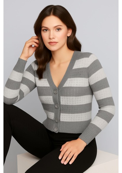 Kadın Önü Düğmeli ve Çift Renkli Triko Hırka